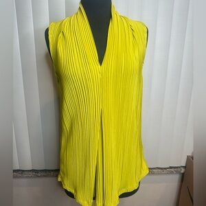 Cable & Gauge Vibrant Yellow Pleated Blouse Size Medium